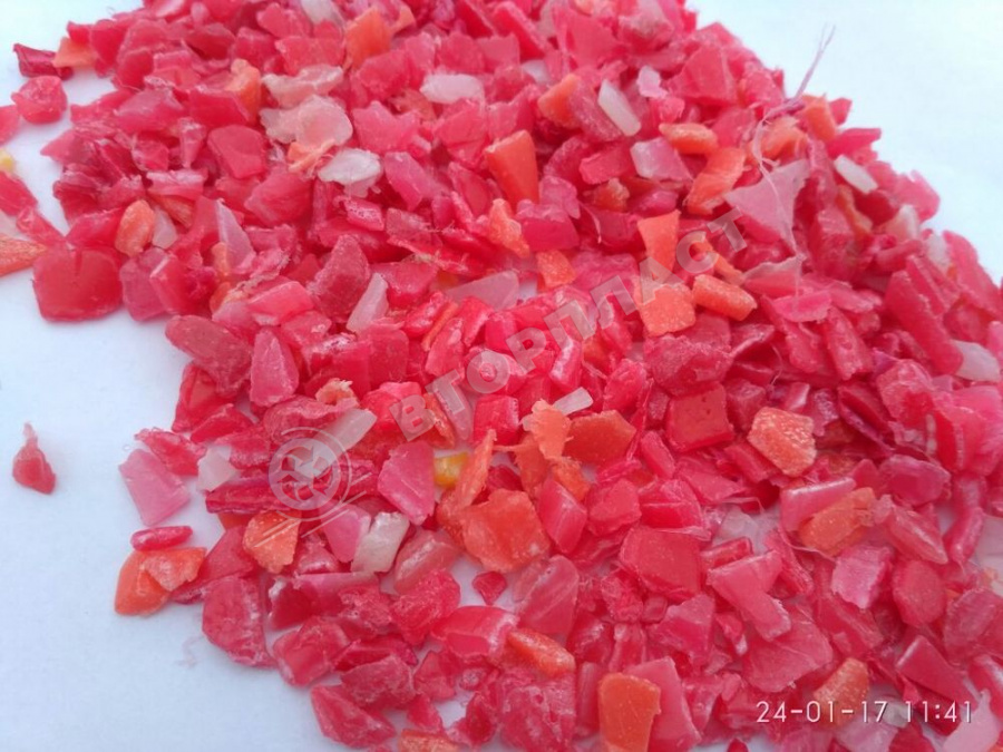 Дробленка ПНД линейный (красная)